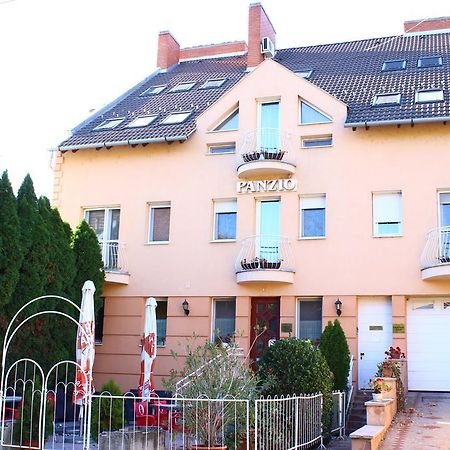 Kalman Panzio Bed & Breakfast Szeged Bagian luar foto