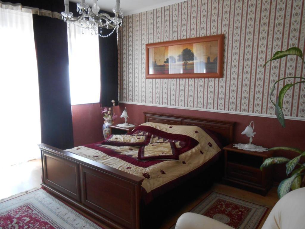 Kalman Panzio Bed & Breakfast Szeged Ruang foto