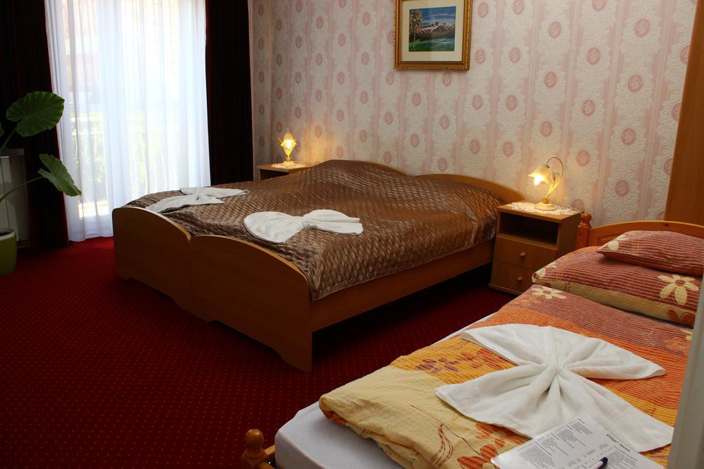 Kalman Panzio Bed & Breakfast Szeged Bagian luar foto