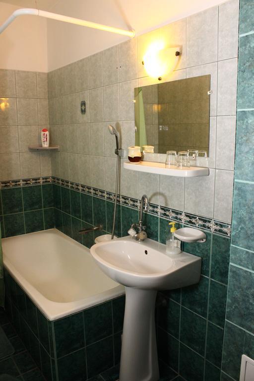 Kalman Panzio Bed & Breakfast Szeged Bagian luar foto