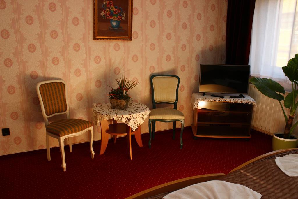 Kalman Panzio Bed & Breakfast Szeged Bagian luar foto