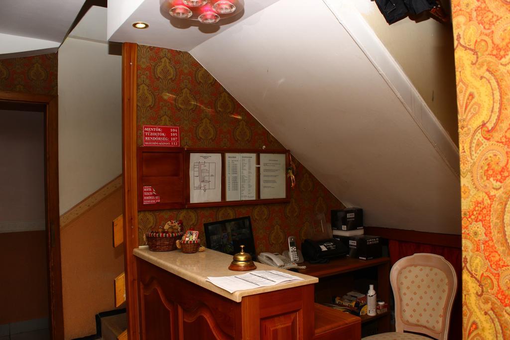 Kalman Panzio Bed & Breakfast Szeged Bagian luar foto